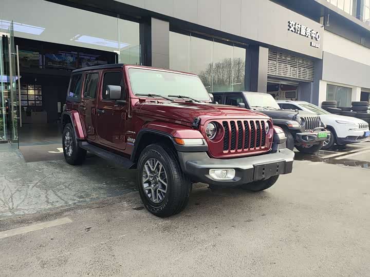 Фото 3 - Jeep Wrangler Hybrid