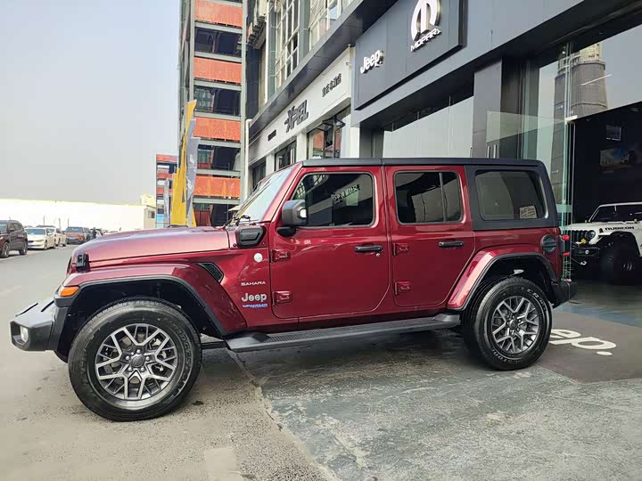 Фото 4 - Jeep Wrangler Hybrid