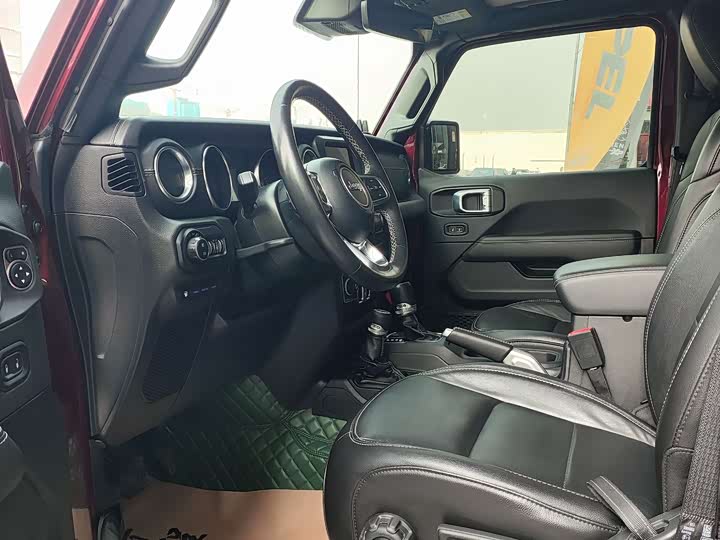 Фото 5 - Jeep Wrangler Hybrid