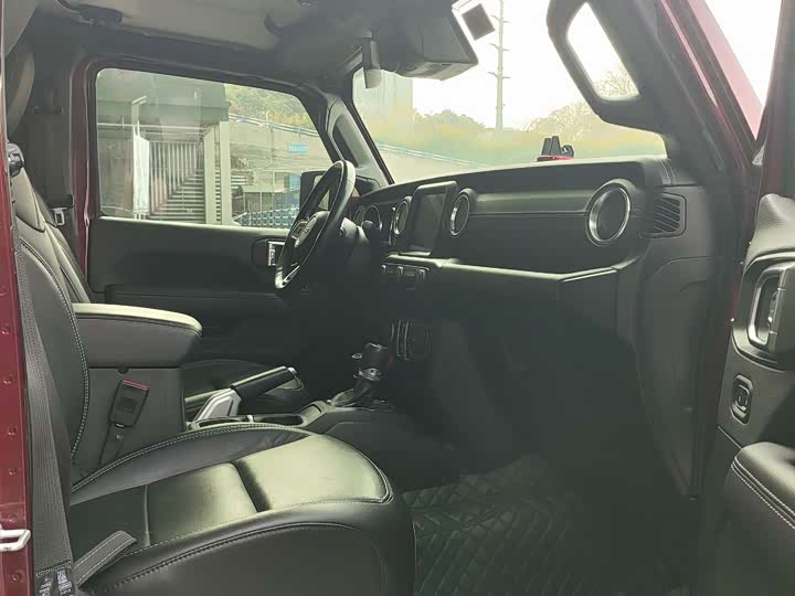 Фото 7 - Jeep Wrangler Hybrid