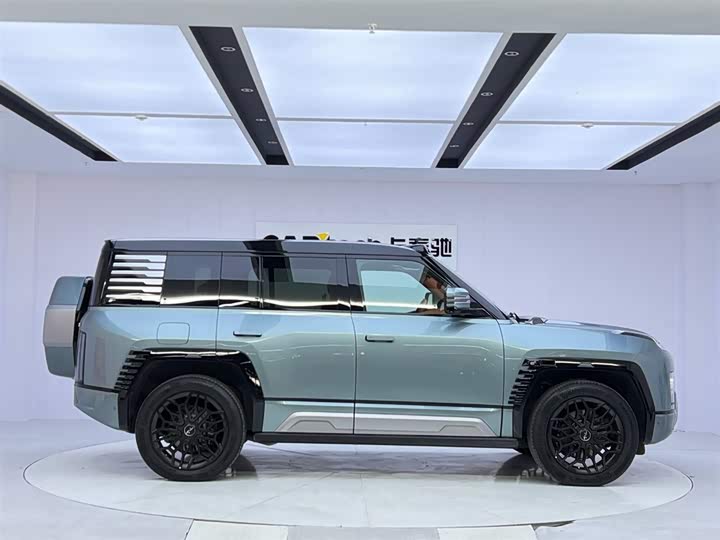 Фото 6 - BYD Yangwang U8