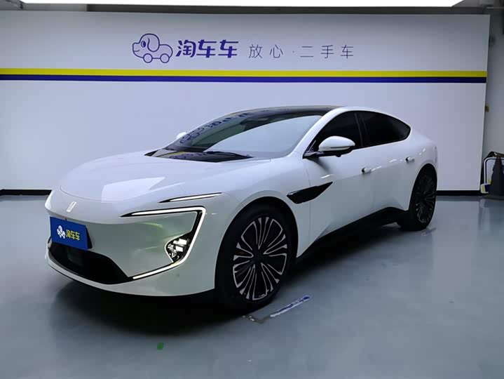 Фото 1 - Avatr 12