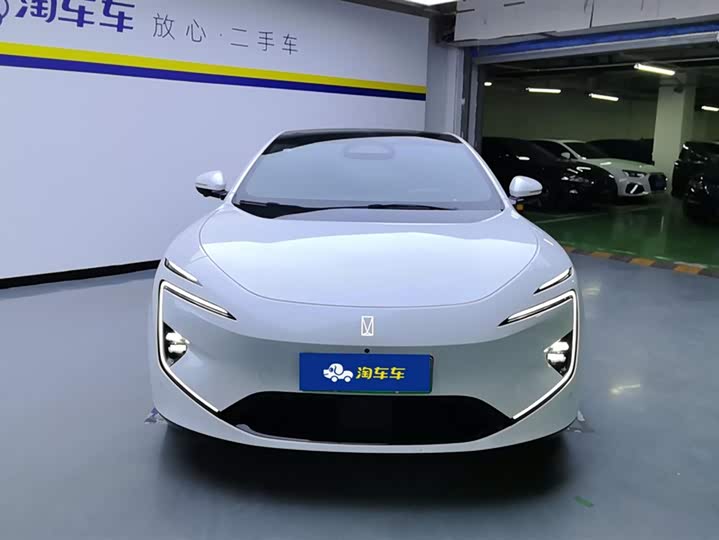 Фото 2 - Avatr 12