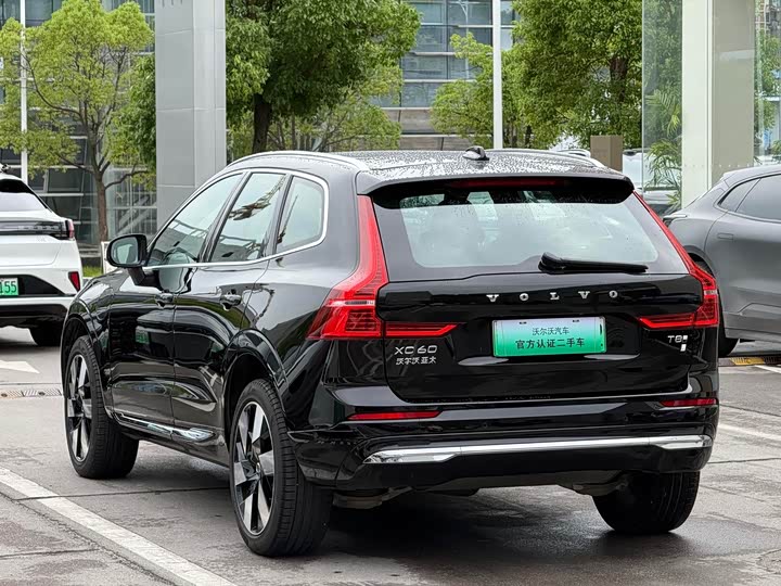 Фото 8 - Volvo XC60 Hybrid