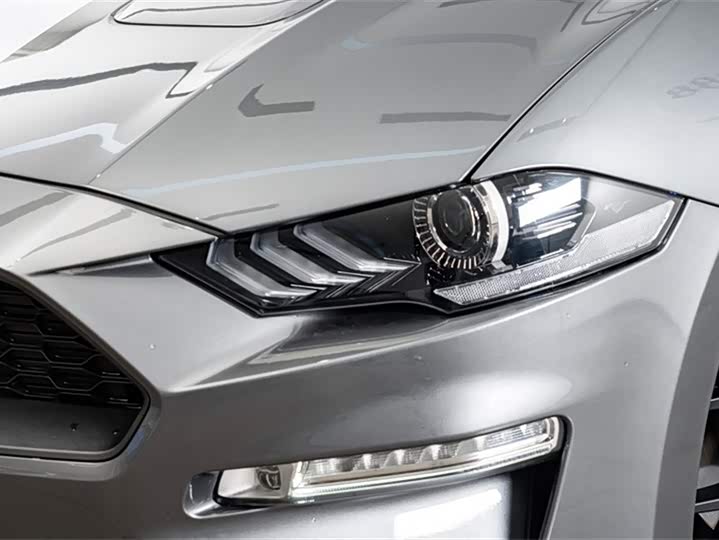 Фото 4 - Ford Mustang