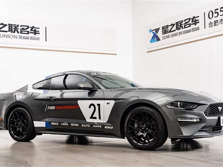 Фото 6 - Ford Mustang