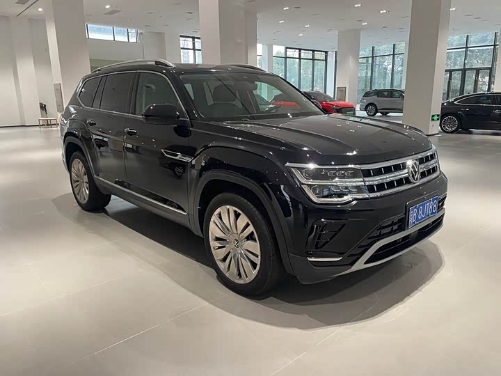 Photo 3 - Volkswagen Teramont Pro