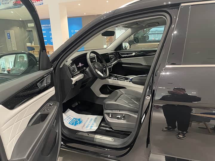 Photo 7 - Volkswagen Teramont Pro