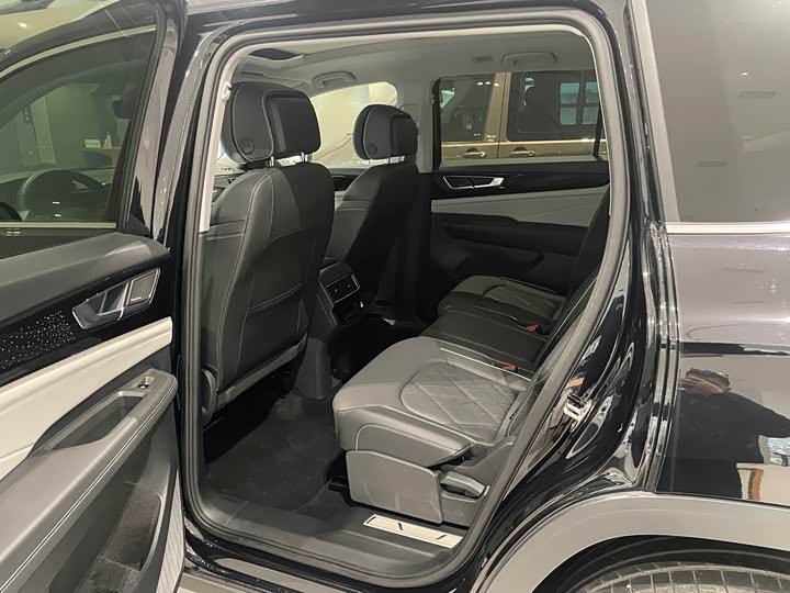 Photo 8 - Volkswagen Teramont Pro