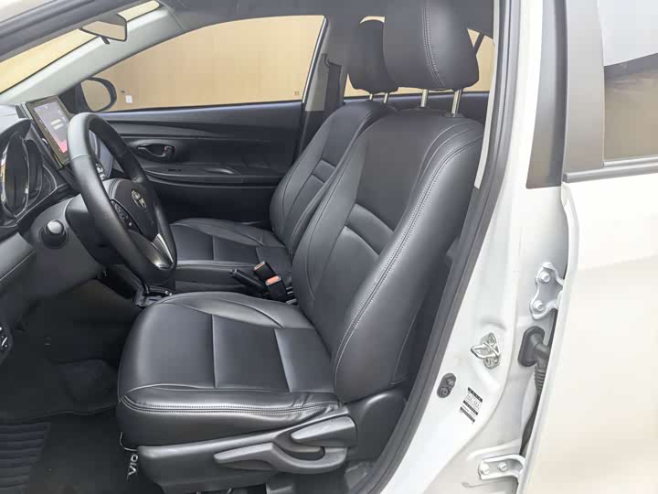 Фото 5 - Toyota Vios