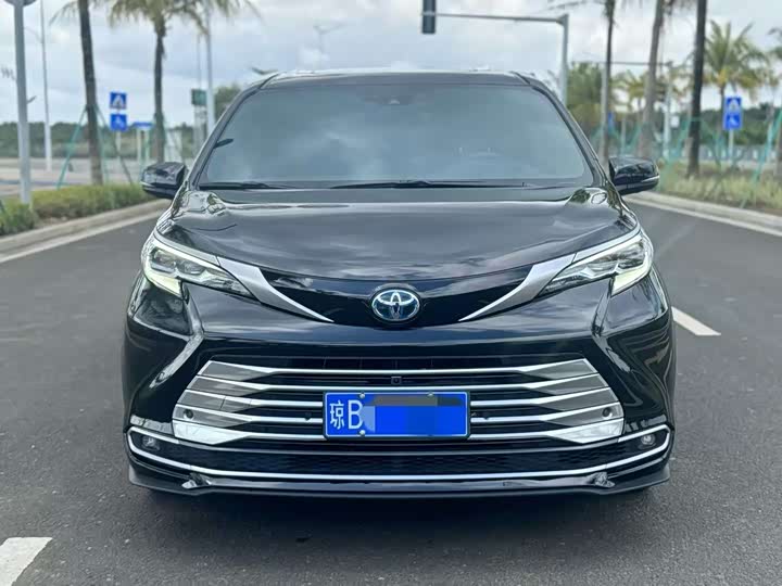 Фото 2 - Toyota Sienna