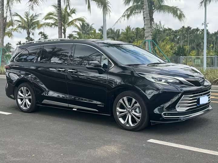 Фото 3 - Toyota Sienna