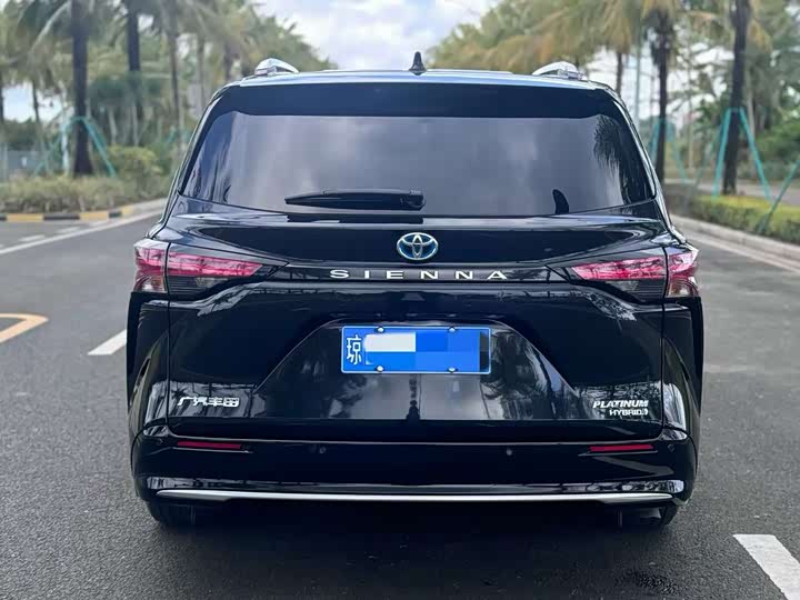 Фото 5 - Toyota Sienna