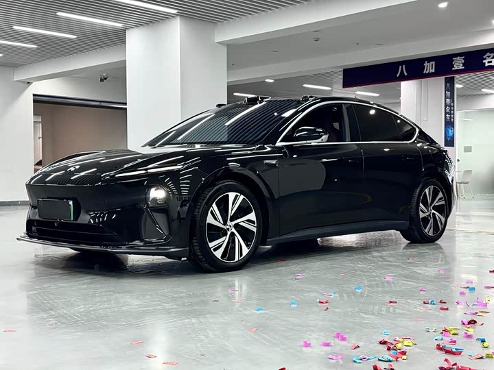 Фото 1 - Nio ET5