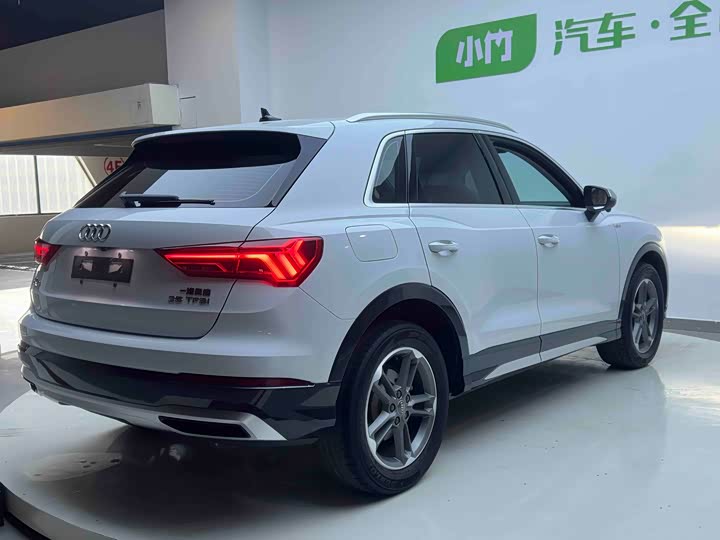 Фото 6 - Audi Q3