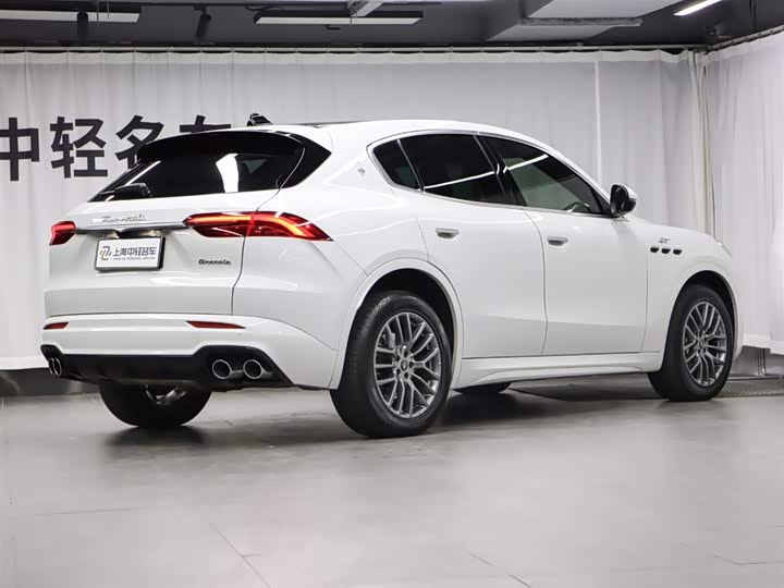 Фото 3 - Maserati Grecale