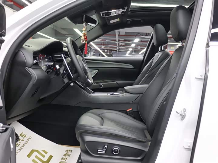 Фото 7 - Maserati Grecale