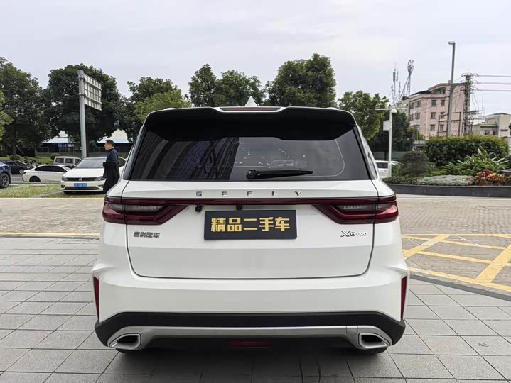 Фото 6 - Geely Vision X6