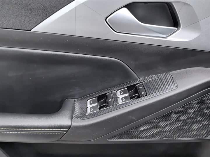 Фото 9 - Geely Geometry E Firefly