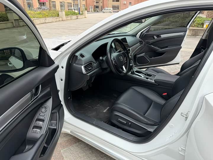 Фото 5 - Honda Accord