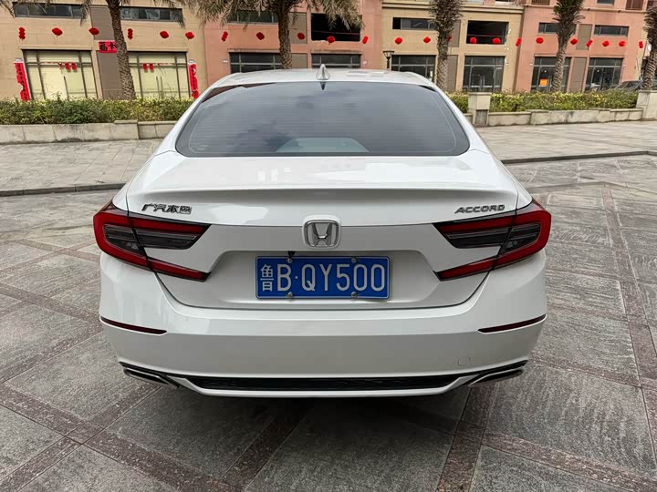 Фото 8 - Honda Accord