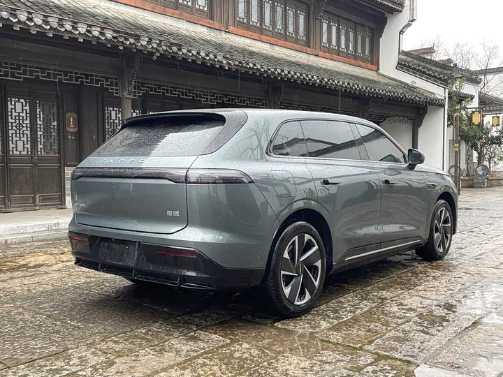 Фото 9 - Exeed Sterra ET