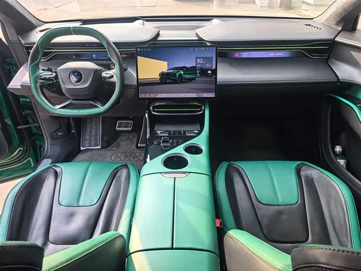 Фото 8 - Lotus Eletre