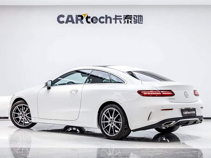 Фото 4 - Mercedes-Benz E-Class