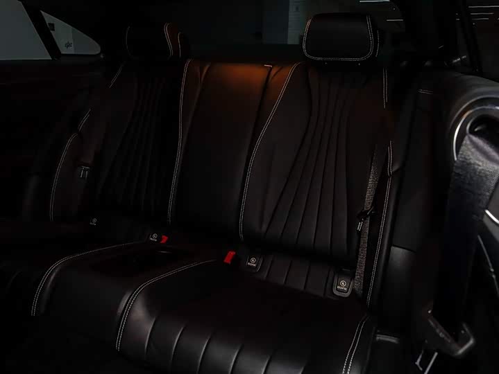 Фото 9 - Mercedes-Benz E-Class