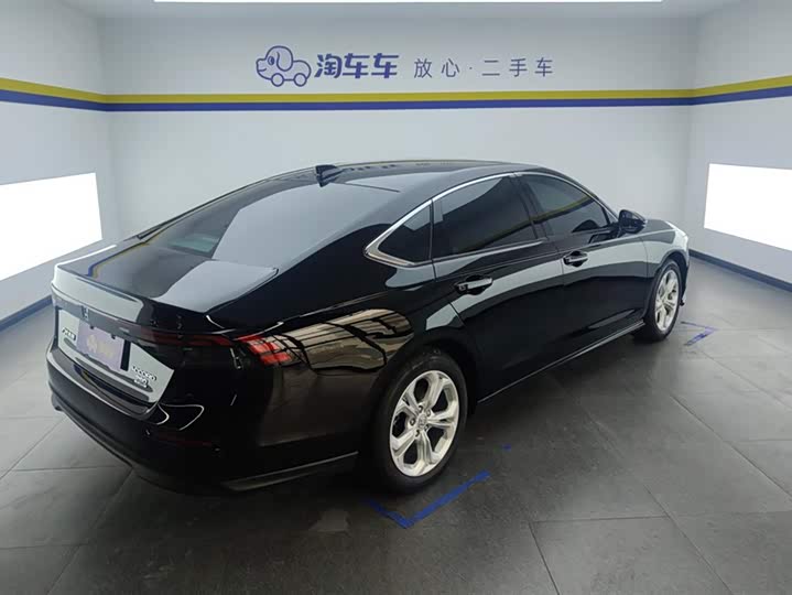 Фото 3 - Honda Accord