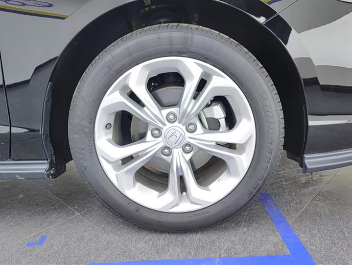 Фото 6 - Honda Accord