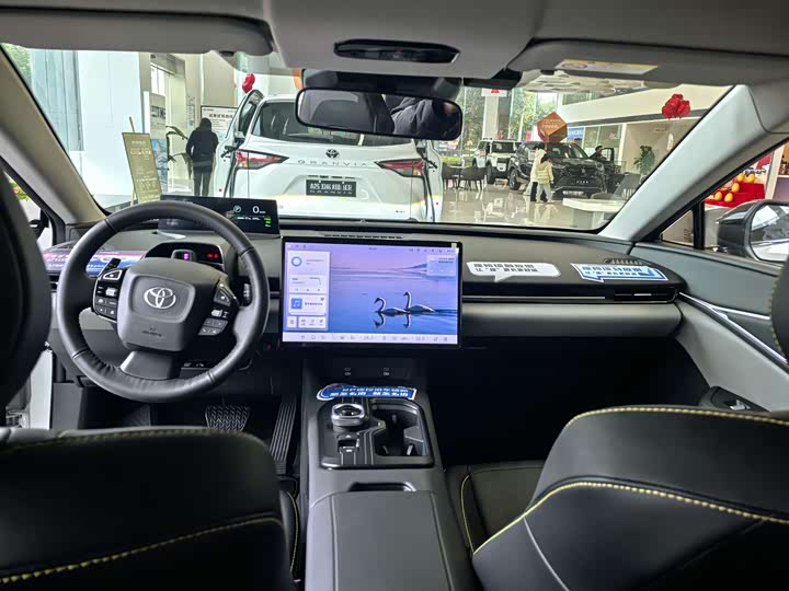 Фото 6 - Toyota bZ5