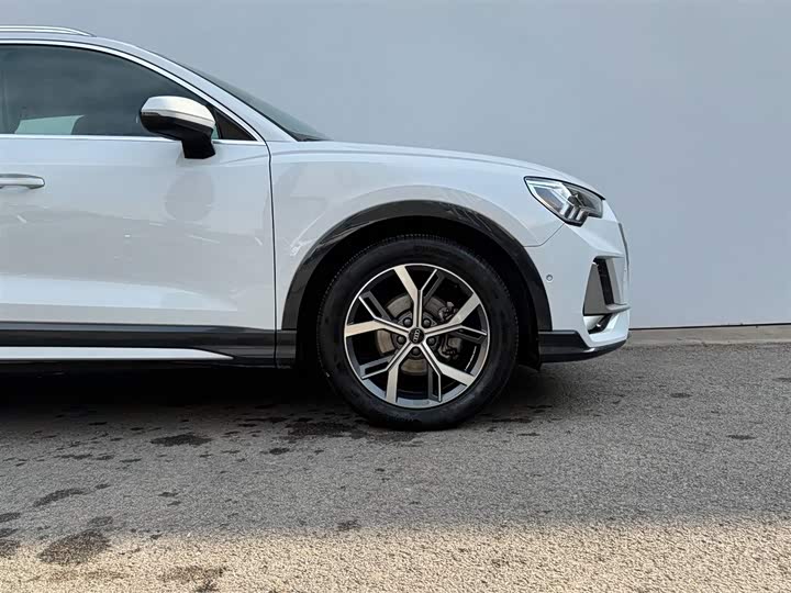 Фото 3 - Audi Q3