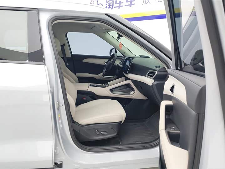 Фото 8 - BYD Yuan Up