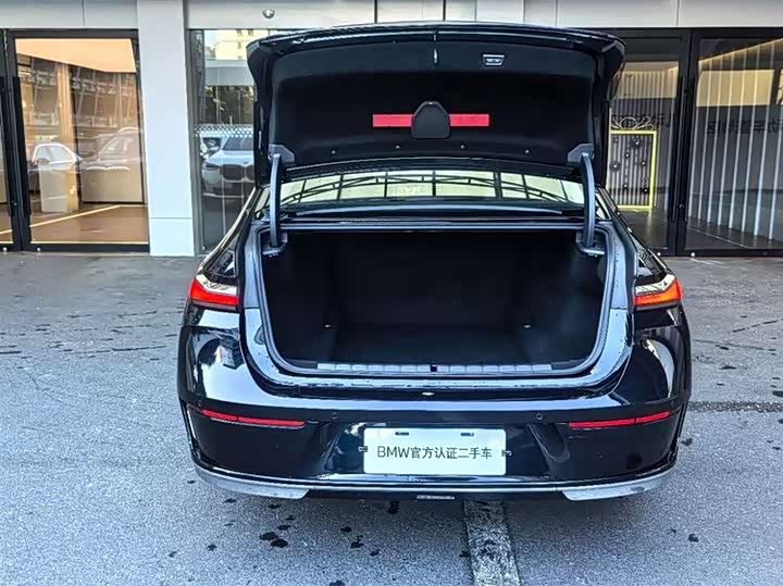 Фото 6 - BMW 7 Series