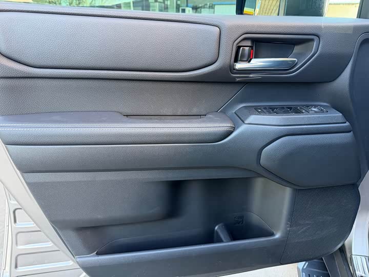 Фото 9 - Toyota Prado