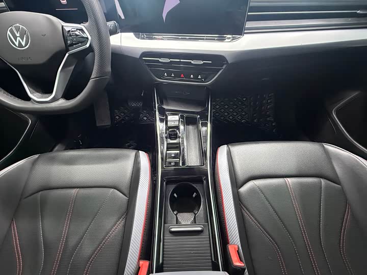 Фото 9 - Volkswagen Lamando L