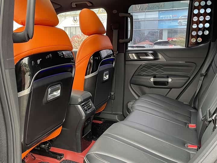 Фото 6 - Tank 300