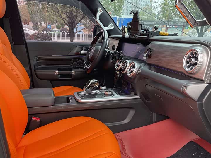 Фото 7 - Tank 300