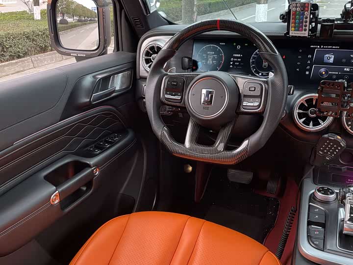 Фото 8 - Tank 300