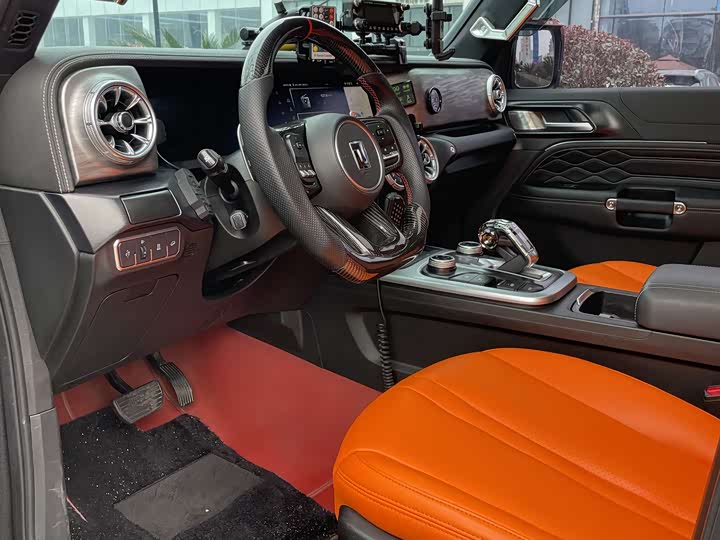 Фото 9 - Tank 300