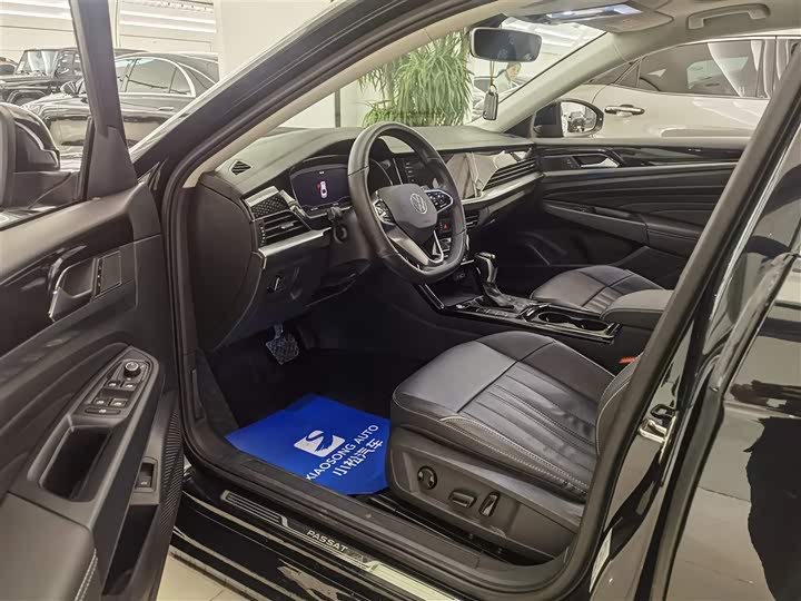 Фото 9 - Volkswagen Passat Hybrid