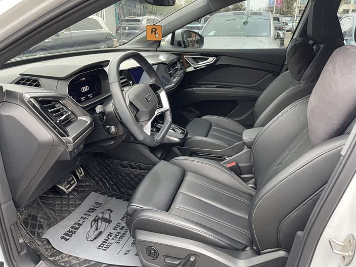 Фото 4 - Audi Q4 e-tron