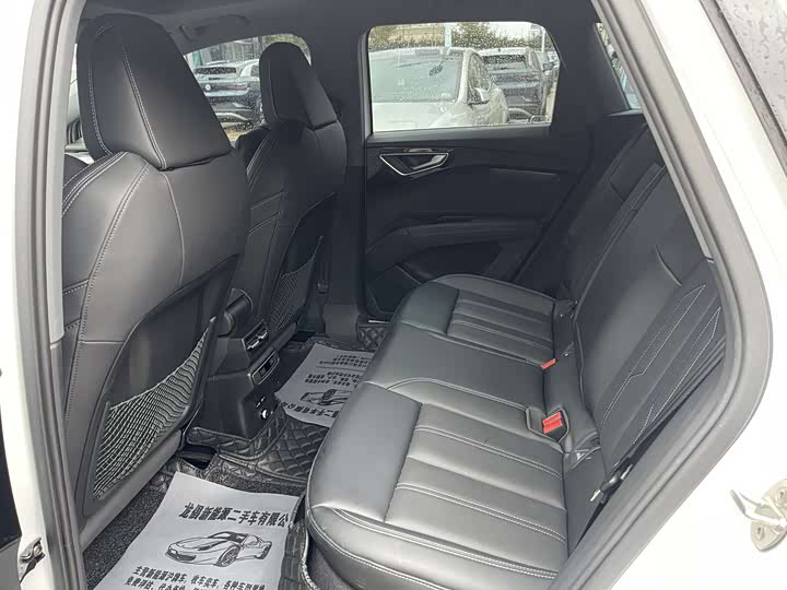 Фото 5 - Audi Q4 e-tron