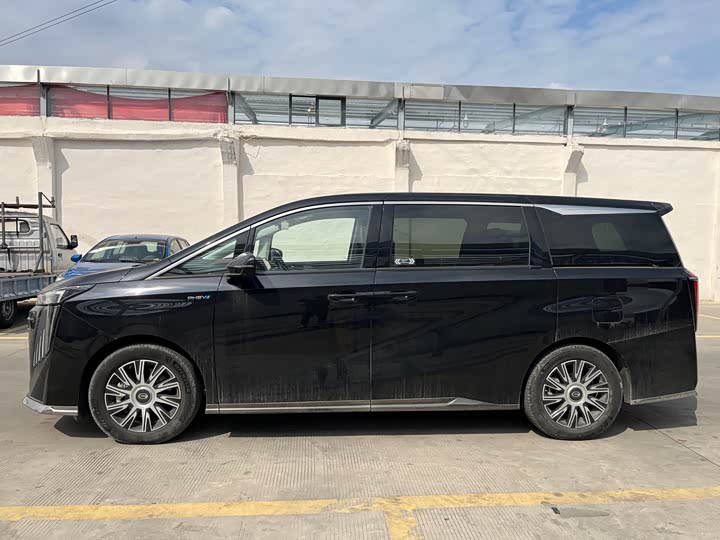 Фото 3 - GAC Trumpchi E9