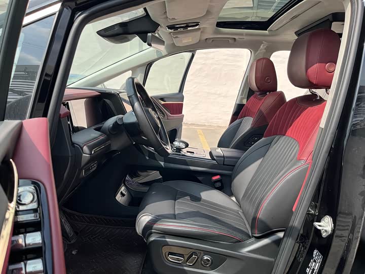 Фото 8 - GAC Trumpchi E9