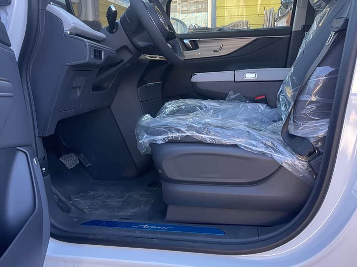 Фото 7 - Buick GL8 ES