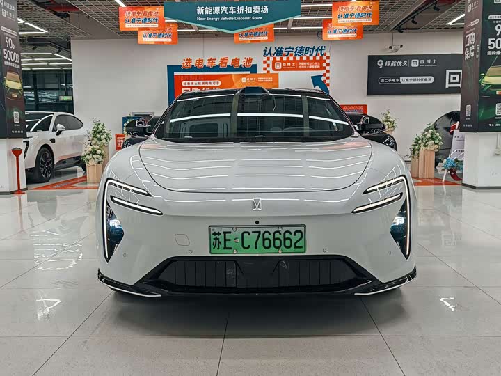 Фото 2 - Avatr 06