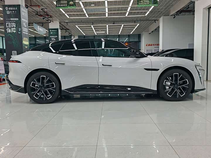 Фото 4 - Avatr 06