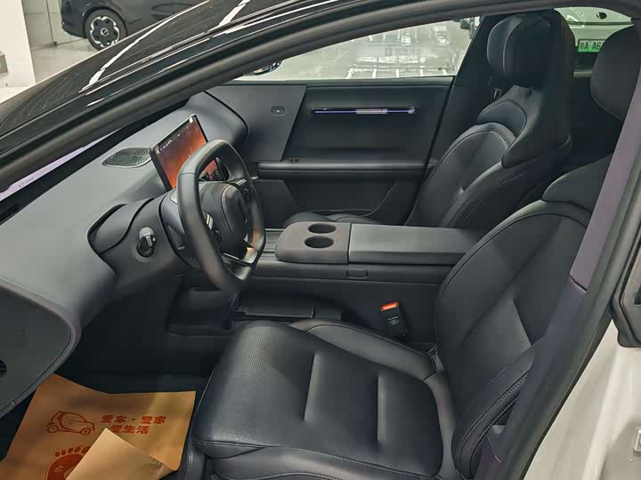 Фото 6 - Avatr 06